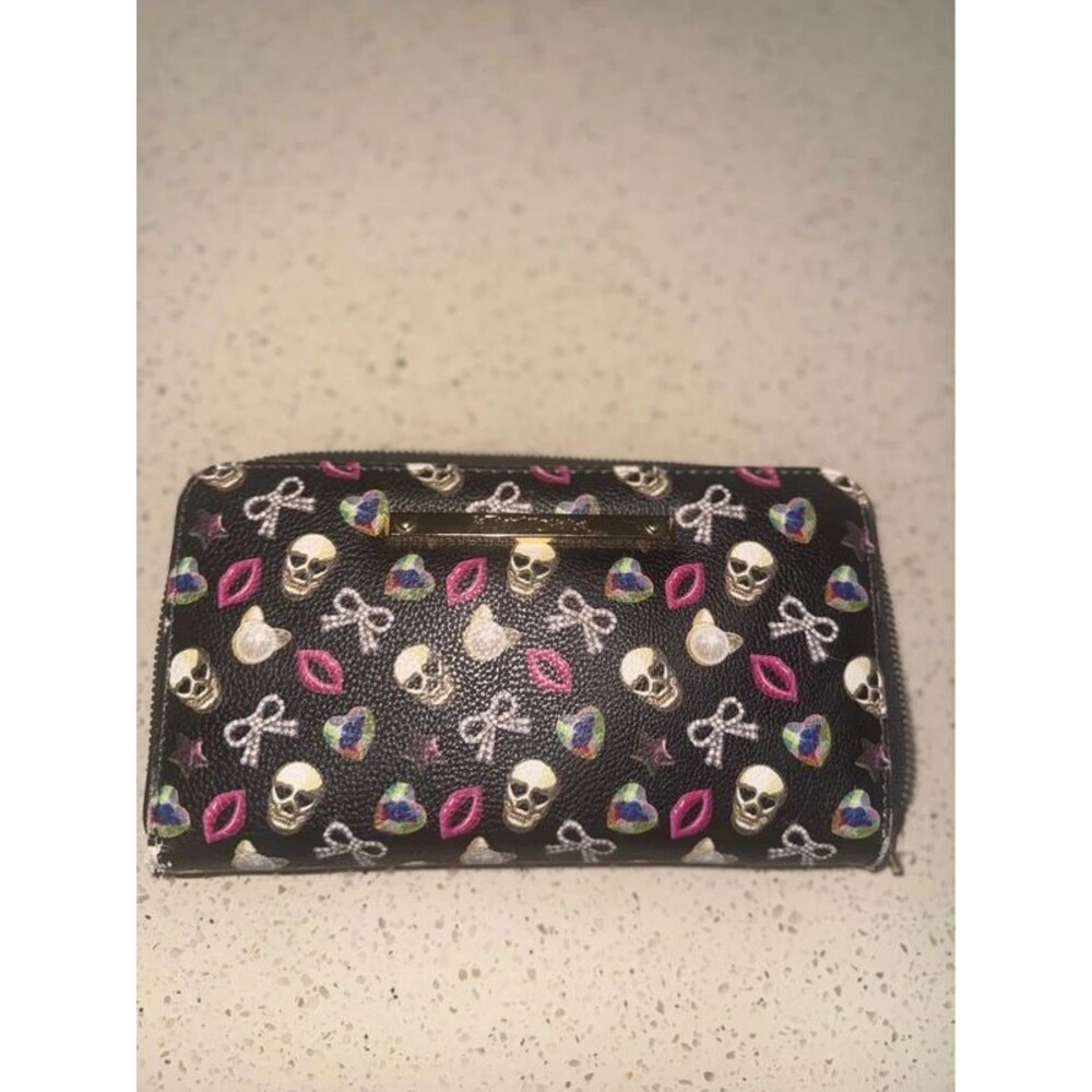 Betsey Johnson Skull & Heart Print Zip-Around Wallet